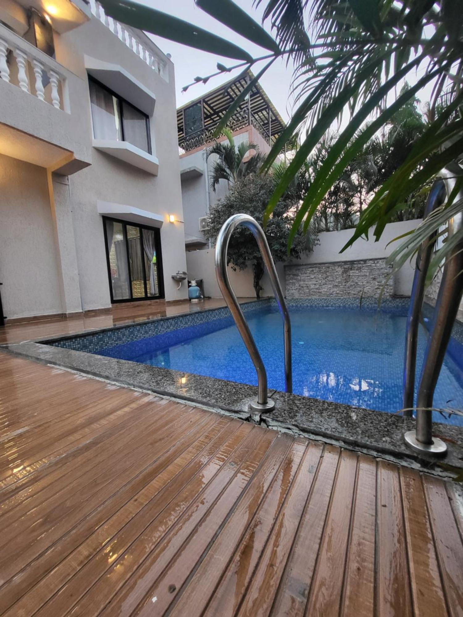 The Perfect Stays Para Disco Big Pool Cricket Turf Villa Lonavala Exterior foto
