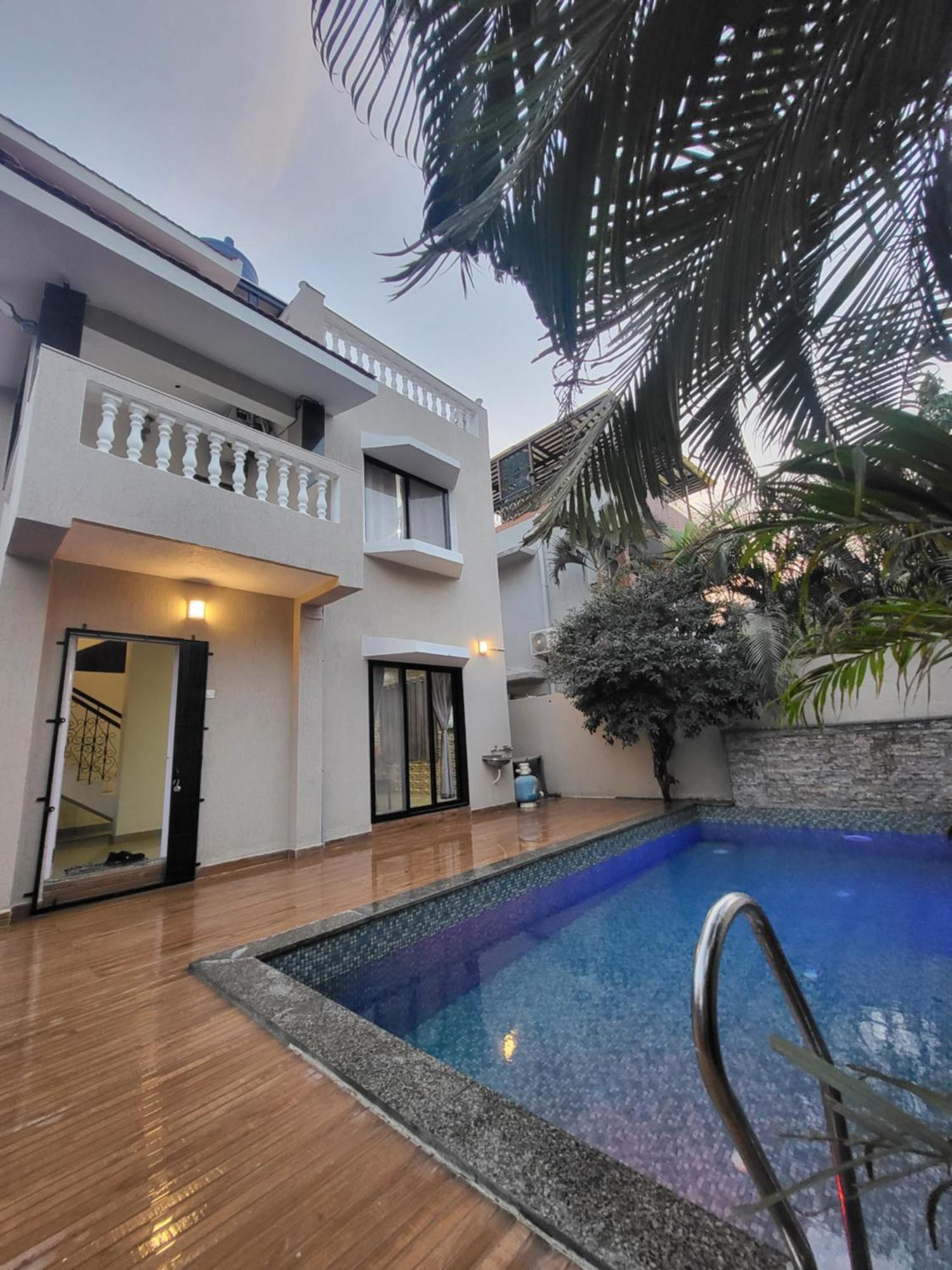 The Perfect Stays Para Disco Big Pool Cricket Turf Villa Lonavala Exterior foto