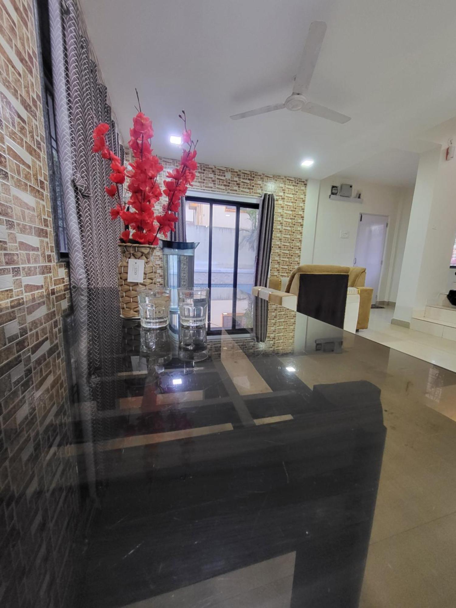 The Perfect Stays Para Disco Big Pool Cricket Turf Villa Lonavala Exterior foto